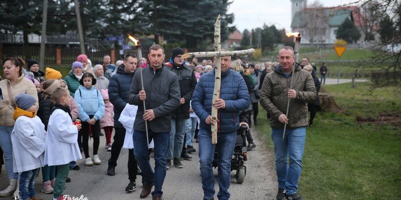 Droga Krzyżowa ulicami Czerwonej Wody