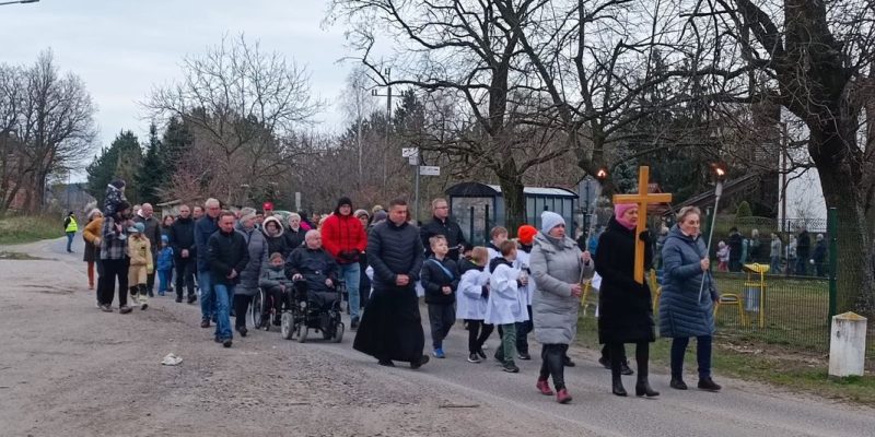 Droga Krzyżowa ulicami Czerwonej Wody